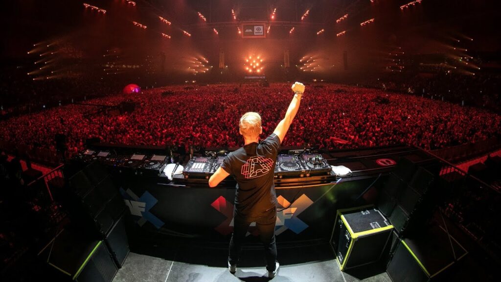 armin van buuren playing